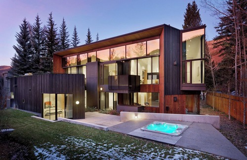 Aspen House | Contemporary 5 bedroom SFH home in Aspen core. Luxury, high end finishes.