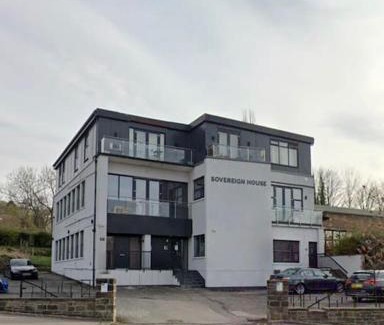 Keighley Apartment | Contemporary apartment Great Location with private car park