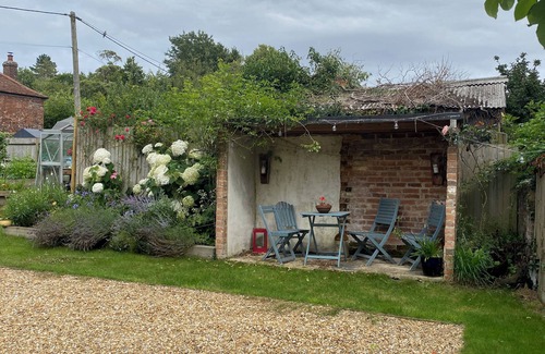 Twyford Cottage | Contemporary Barn in Twyford just 3 miles from Winchester. Parking provided.