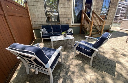 Hampton Bays Cottage | Contemporary Beach Cottage - Walk to Bay, Minutes from Ocean
