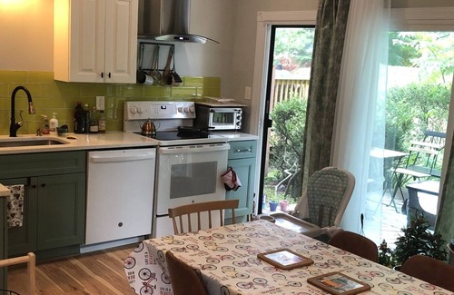 Columbia House | Contemporary Mid Century Townhome