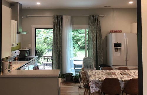 Columbia House | Contemporary Mid Century Townhome