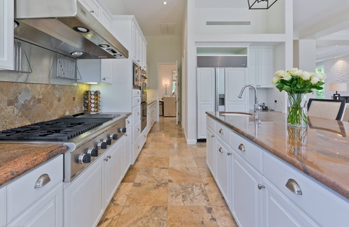 La Quinta House | Contemporary PGA West Retreat on Greg Norman Course with west Mountain Views