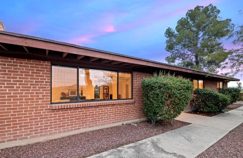Riverside Terrace House | Contemporary Resort, Pool,Patio,2x Kings,Rec Room