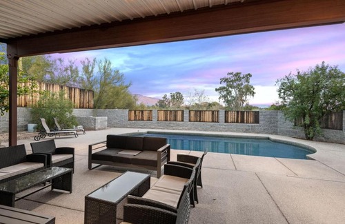 Riverside Terrace House | Contemporary Resort, Pool,Patio,2x Kings,Rec Room