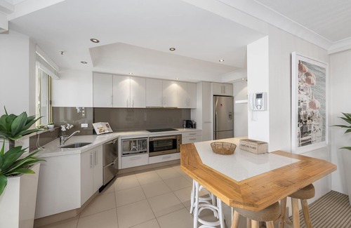 Main Beach Apartment | Contessa Queen - Main Beach