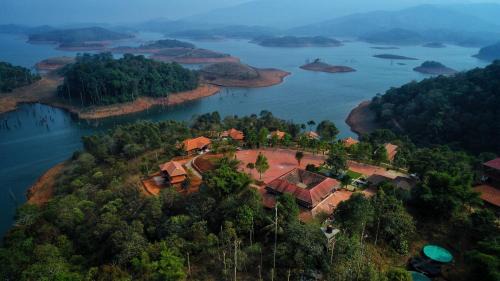 Vayittiri Hotel | CONTOUR ISLAND RESORT & SPA , wayanad