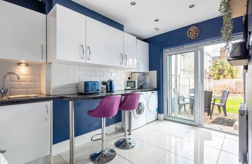 Westcliff-on-Sea House | Contractor Friendly | 2 Bath | Long Stay’s | Wifi