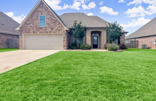 Lake Charles House | Contractor-readypets Ok 2 Kings Fast Wifi