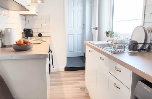 Stoke-on-Trent House | Contractors and relocators - new 3-beds house