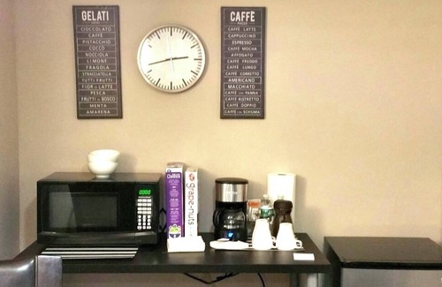 Lodi Apartment | Convenient and Cozy Studio. Close to American Dream, Met Life and NYC.