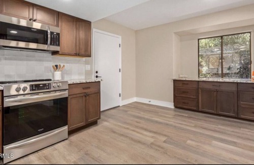 Canyon Ridge Homes House | Convenient And Quiet! Stroll to restaurants & shopping