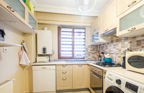 Atasehir Apartment | Convenient Flat 15 min to Buyaka Mall in Atasehir