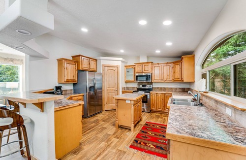 Lakeside House | Convenient home with lake and dock access