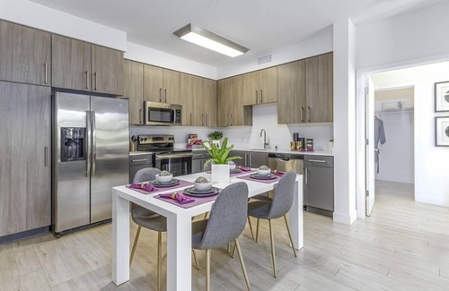 Menlo Park Condo | Convenient Laundry: 1 Bedroom Condo with Washer and Dryer