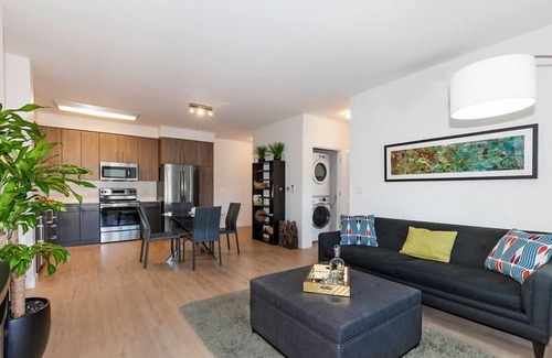 Menlo Park Condo | Convenient Laundry: 1 Bedroom Condo with Washer and Dryer