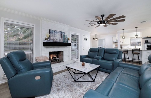 Spring House | Convenient Location Airport 15 Min Woodlands 5 Min