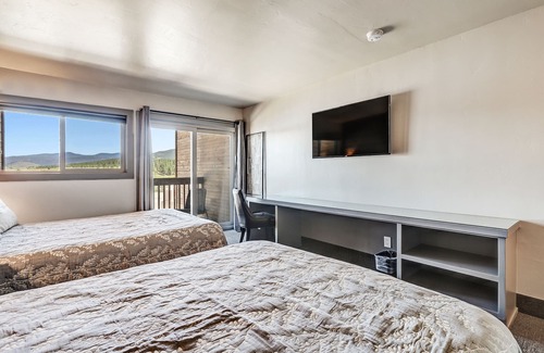 Angel Fire Hotel | Convenient Location | Elk Horn Lodge 206