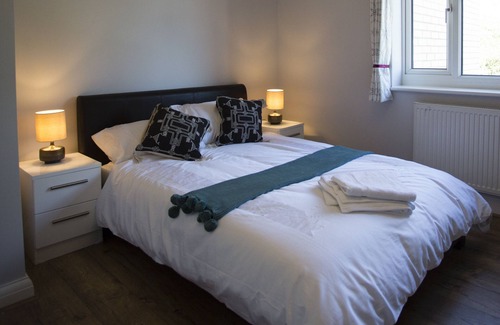 Cambridge Apartment | Convenient, modern upstairs flat