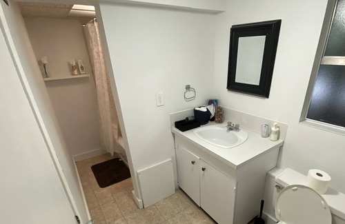 West Vancouver Apartment | convenient privet room near cypress ski resort