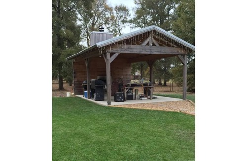 Start House | Convenient, Secluded and Safe!