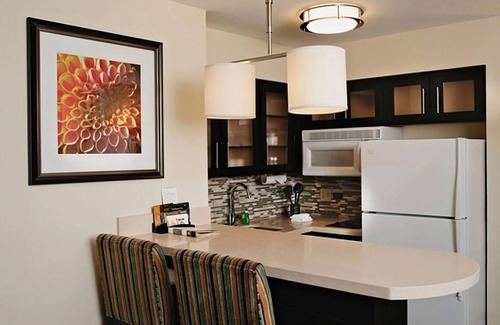 Vance Jackson Apartment | Convenient Stay! 2 Pet-friendly Units w/Full Kitchens, Free Breakfast!