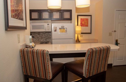 Vance Jackson Apartment | Convenient Stay! 2 Pet-friendly Units w/Full Kitchens, Free Breakfast!