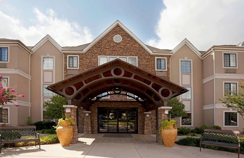 Vance Jackson Apartment | Convenient Stay! 2 Pet-friendly Units w/Full Kitchens, Free Breakfast!