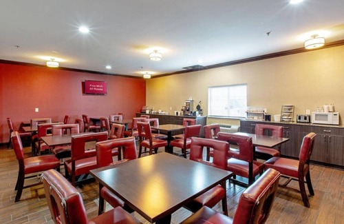 Council Bluffs Hotel | Convenient Stay, Superb Location! 2 Budget-friendly Units with Kitchenettes