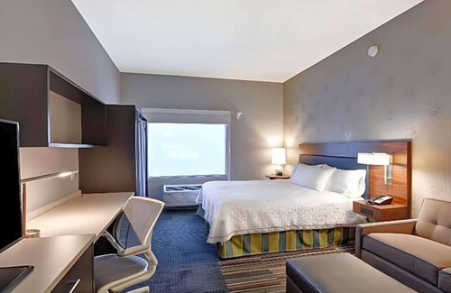Miramar Hotel | Convenient Suite Near Beaches, Parks, Dining, and Hard Rock Stadium