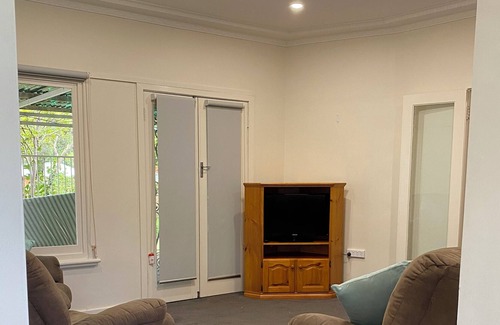 Turvey Park House | Conveniently Located Old-world Charm