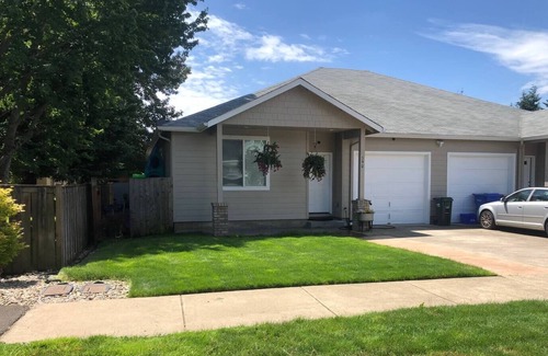 Eugene House | Conveniently located, 2 bedroom w/charming patio