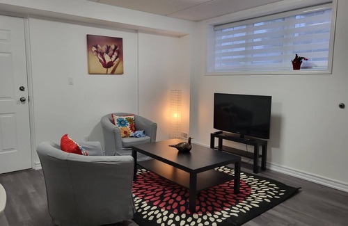 Rosemount Apartment | Conveniently location - Stanley Park