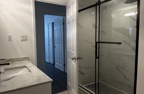 Rosemount Apartment | Conveniently location - Stanley Park