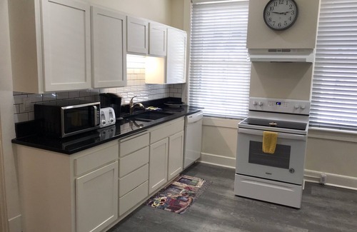 Central Area Apartment | Convention Loft B Salem Oregon TIGER STATION LOFTS, 30 nights stays & takes pets