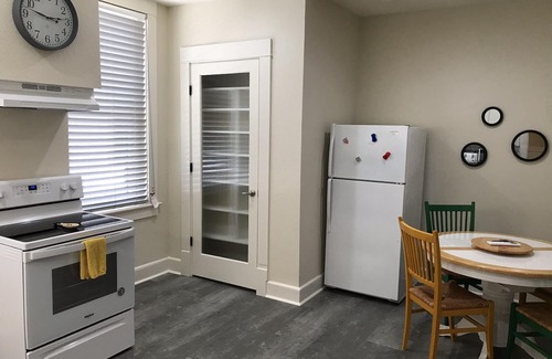 Central Area Apartment | Convention Loft B Salem Oregon TIGER STATION LOFTS, 30 nights stays & takes pets