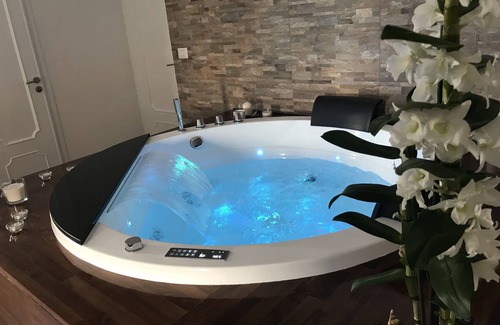 Conversano House | Conversano Suit and Relax B&B with Jacuzzi
