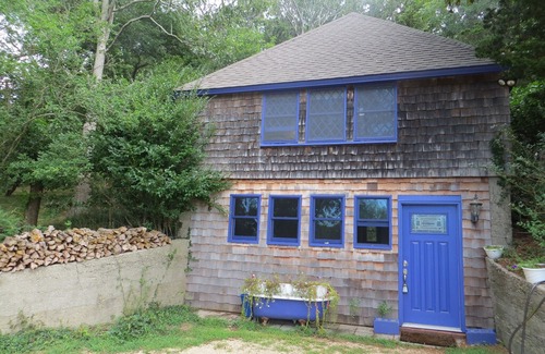 Shinnecock Hills Cottage | Converted Coach House - 1-BR Duplex, bay view, private, just renovated