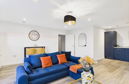 Cooden Apartment | Cooden Beach | Sleeps 10 | Parking