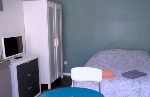 Lens Apartment | Cook 2