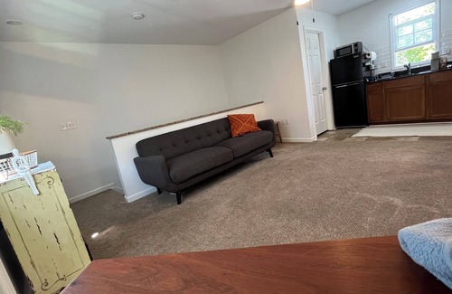 Downtown Greensboro Apartment | Cool City studio/free parking/walkable to all hot spots/safe/keyless/Tanger