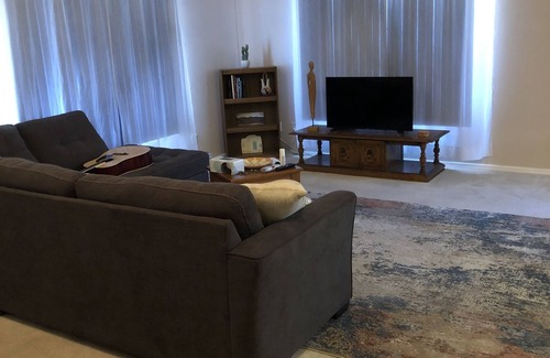 Kingman House | Cool Getaway Near Arizona Recreation