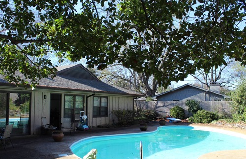 East Memphis House | Cool Mid-Century Pool House