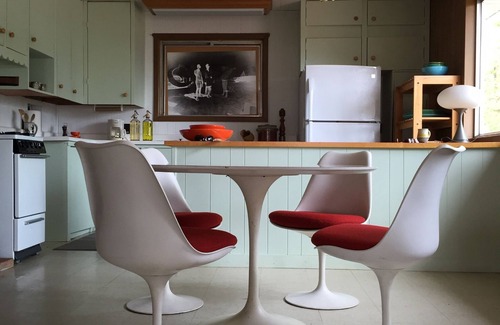 Greenbush House | Cool vibes w/150' private beach, big views, trees, like northern Cali retreat