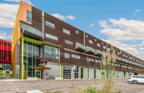 River North Art District Condo | Coolest loft in Denver with Food /Nightlife in River North Arts District
