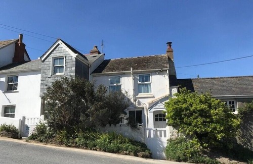 Treator Cottage | COPPINGERS COTTAGE, family friendly in Polzeath