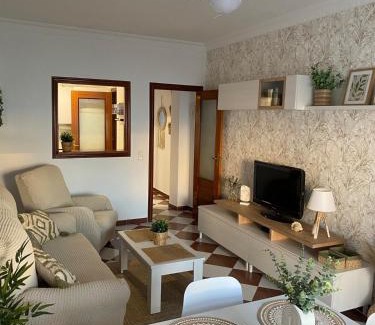 Punta Umbria Apartment | Coqueto apartamento céntrico con terraza y parking