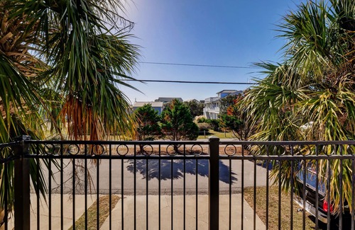 Kure Beach House | Coquina – Unwind and enjoy this quiet ocean view “Oasis” close to the beach