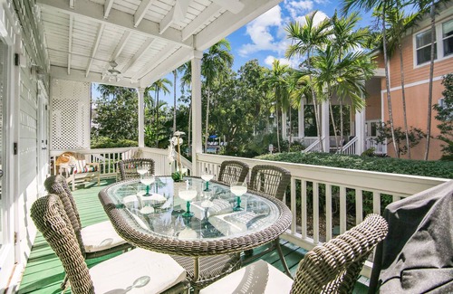 Key West Villa | Coral Palm by AvantStay | Key West Walkable| Gated Community & Shared Pool