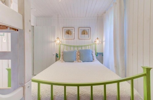 Wilmington Beach Villa | Coral Reef